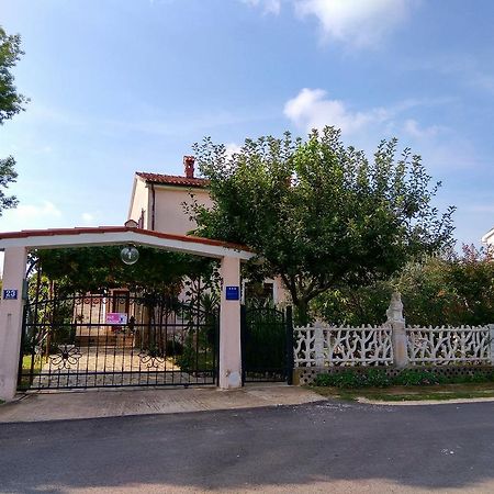 Apartment Gracijana Porec Exterior photo